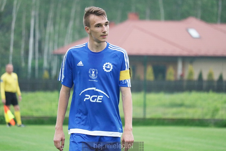 Piłka nożna, MLJM: Stal Mielec 2-1	AP 21 Kraków