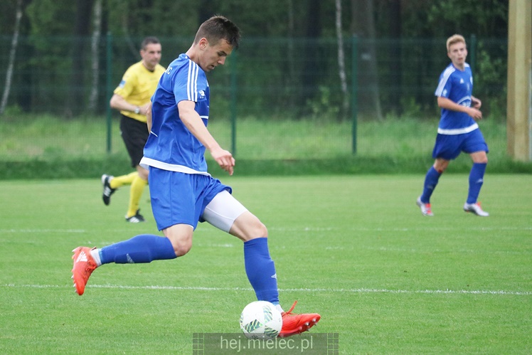 Piłka nożna, MLJM: Stal Mielec 2-1	AP 21 Kraków