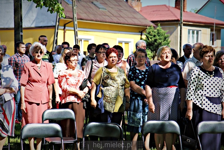 Rzochów przypomniał swoją historię. Kamień Pamięci stanął w Rynku na 635. rocznicę lokacji