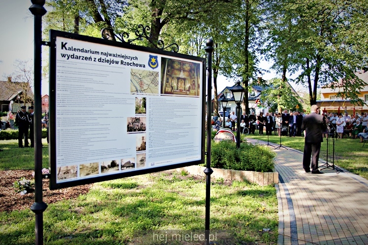 Rzochów przypomniał swoją historię. Kamień Pamięci stanął w Rynku na 635. rocznicę lokacji