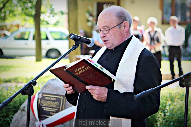 Rzochów przypomniał swoją historię. Kamień Pamięci stanął w Rynku na 635. rocznicę lokacji