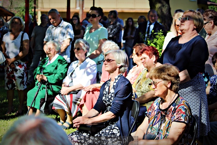 Rzochów przypomniał swoją historię. Kamień Pamięci stanął w Rynku na 635. rocznicę lokacji
