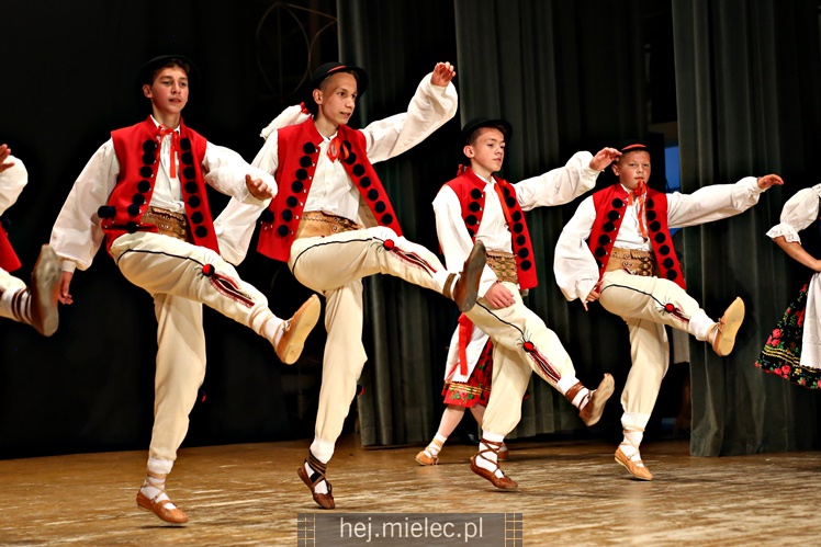 Koncert Dziecięcego Zespołu Tanecznego Abrakadabra