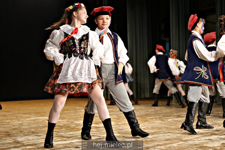 Koncert Dziecięcego Zespołu Tanecznego Abrakadabra