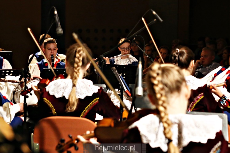 Koncert Zespołu Pieśni i Tańca ?Mali Rzeszowiacy?