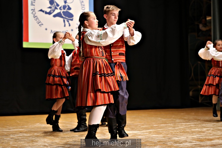 Koncert Zespołu Pieśni i Tańca ?Mali Rzeszowiacy?