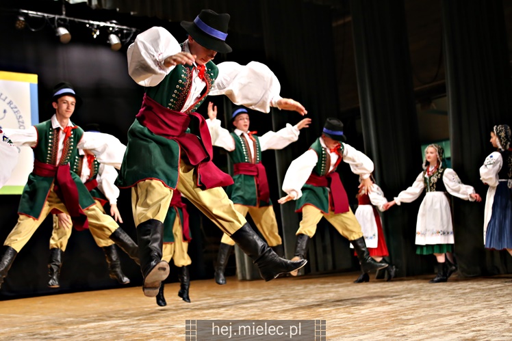 Koncert Zespołu Pieśni i Tańca ?Mali Rzeszowiacy?