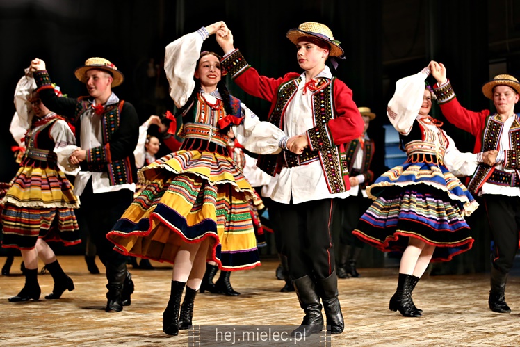 Koncert Zespołu Pieśni i Tańca ?Mali Rzeszowiacy?