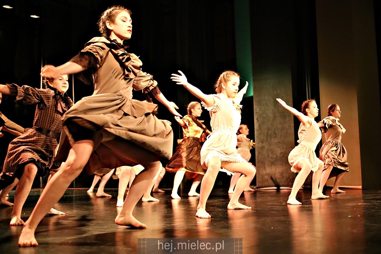 Koncert zespołów tańca nowoczesnego