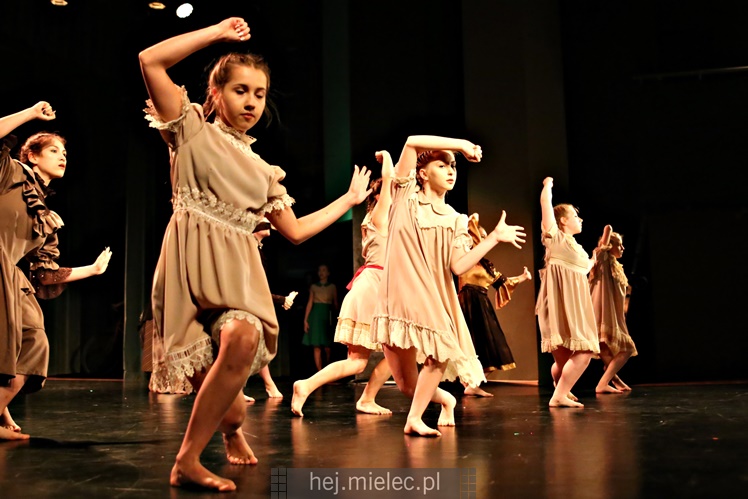 Koncert zespołów tańca nowoczesnego
