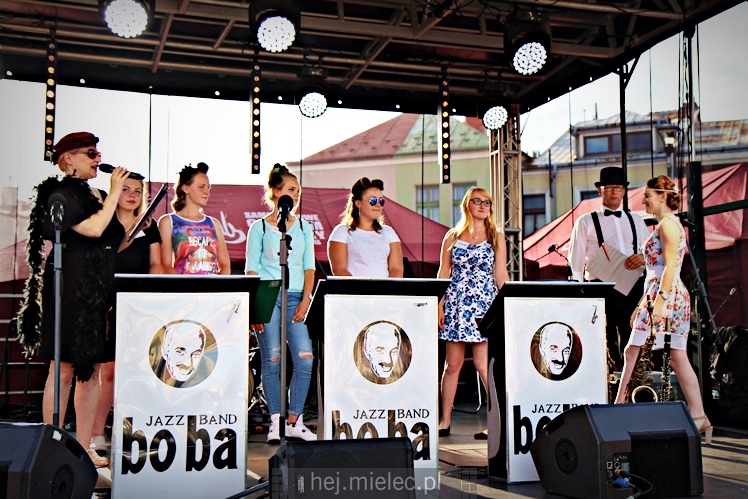 Piknik w stylu II RP na mieleckim Rynku
