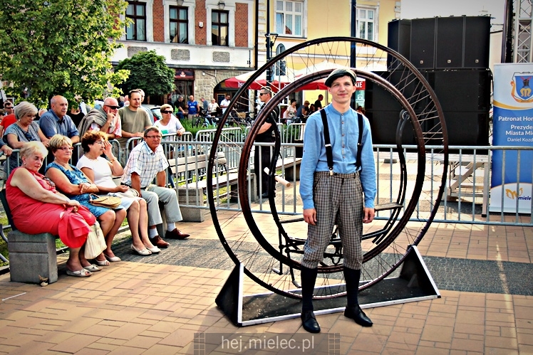 Piknik w stylu II RP na mieleckim Rynku