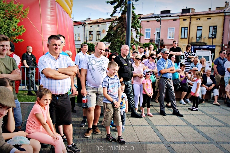 Piknik w stylu II RP na mieleckim Rynku