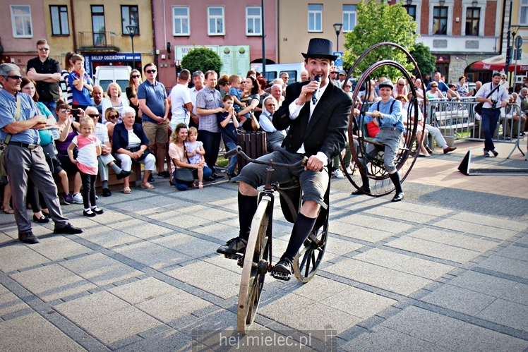 Piknik w stylu II RP na mieleckim Rynku