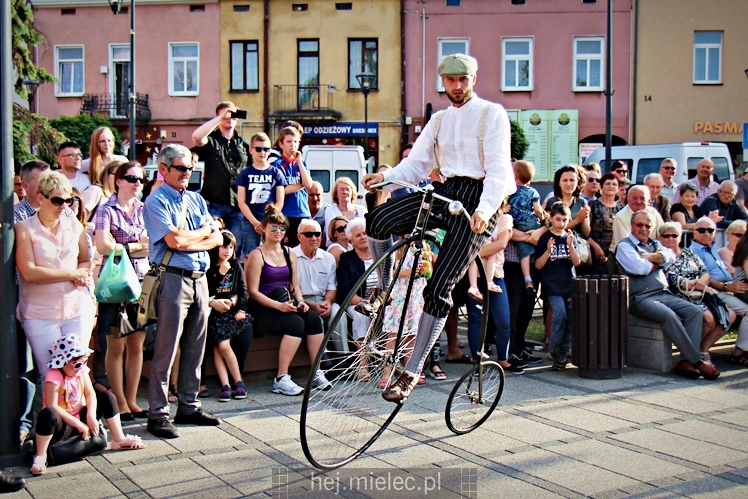 Piknik w stylu II RP na mieleckim Rynku