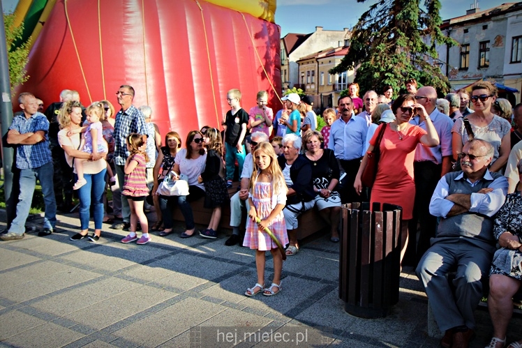 Piknik w stylu II RP na mieleckim Rynku