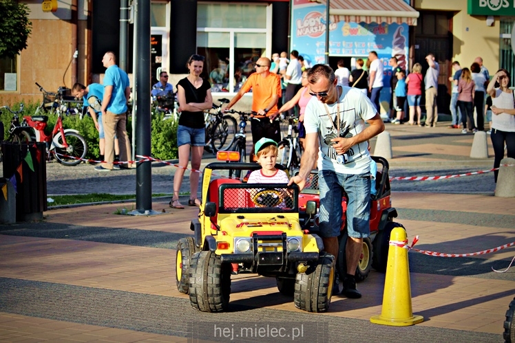 Piknik w stylu II RP na mieleckim Rynku
