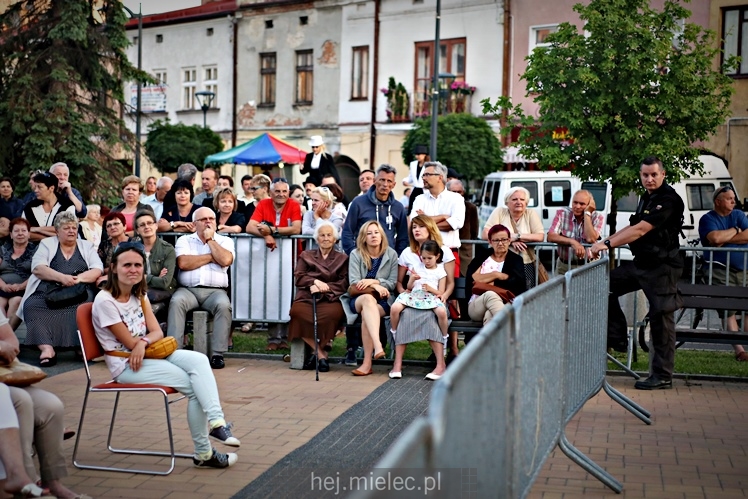 Piknik w stylu II RP na mieleckim Rynku