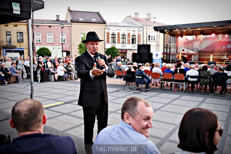 Piknik w stylu II RP na mieleckim Rynku