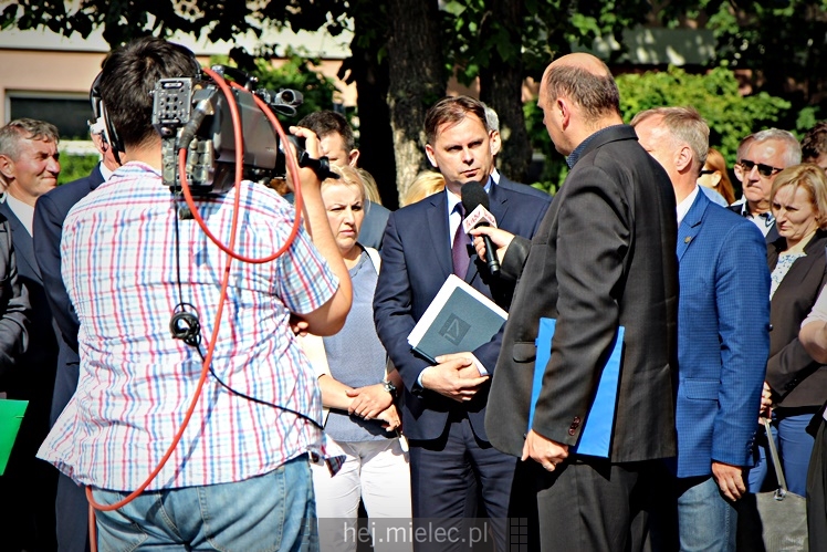 TV Trwam w Mielcu o sporze na linii starosta ? związki zawodowe szpitala