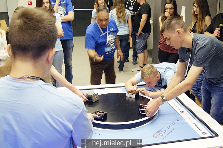 ZST Mielec zdominował finał ogólnopolskiego konkursu robotyki Diversity 2017