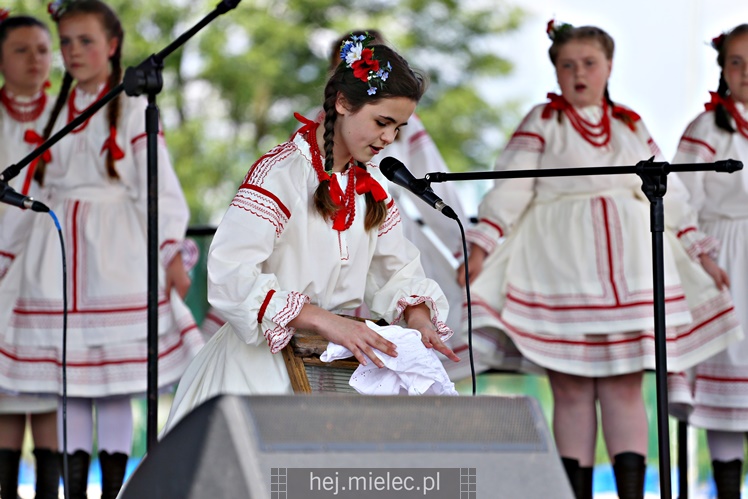 X Podkarpacki Jarmark Ludowy ROZTAŃCZONY CHORZELÓW