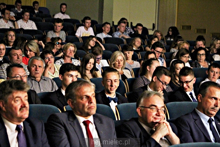 Najlepsi uczniowie i belfrowie wyróżnieni