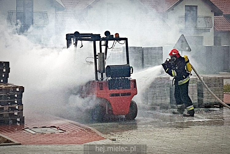 Wybuch wózka widłowego na budowie drogi przy ul. Wyszyńskiego