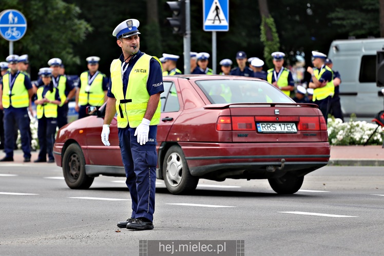Wojewódzkie eliminacje konkursu ?Policjant Ruchu Drogowego?
