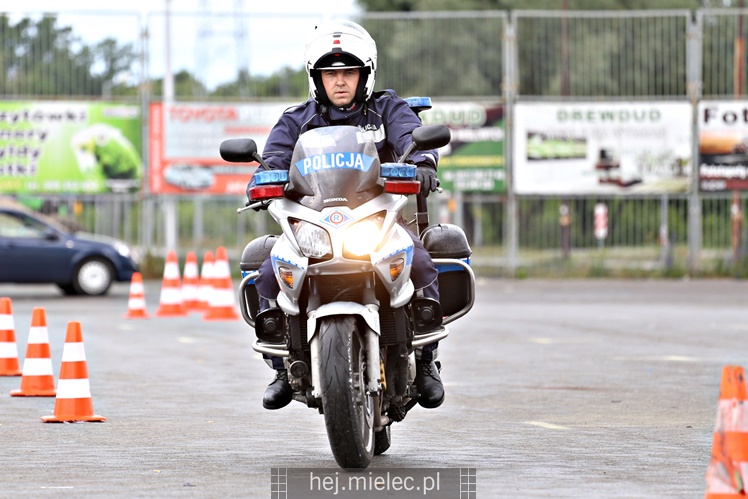 Wojewódzkie eliminacje konkursu ?Policjant Ruchu Drogowego?