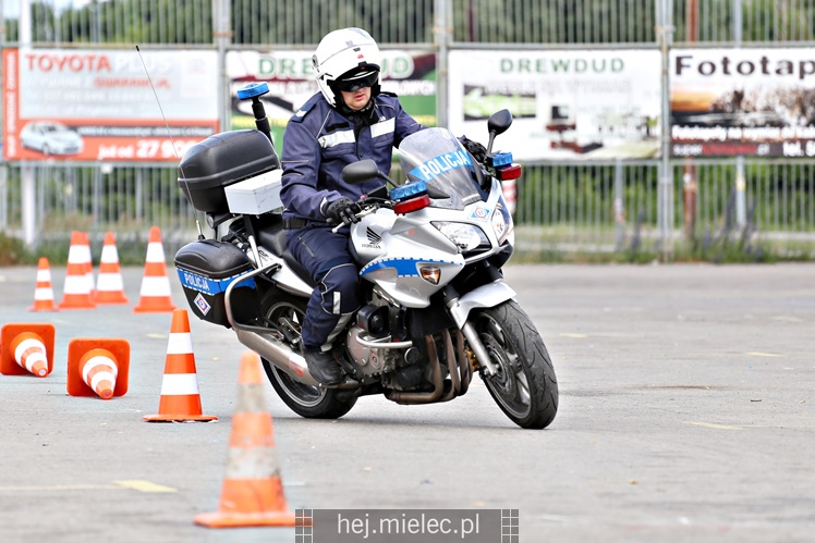 Wojewódzkie eliminacje konkursu ?Policjant Ruchu Drogowego?