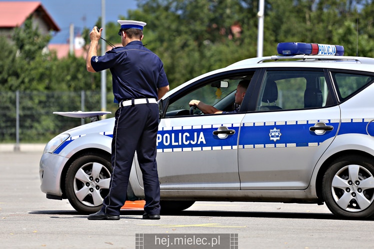 Wojewódzkie eliminacje konkursu ?Policjant Ruchu Drogowego?