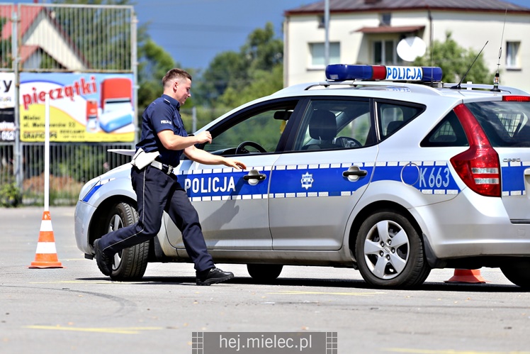 Wojewódzkie eliminacje konkursu ?Policjant Ruchu Drogowego?
