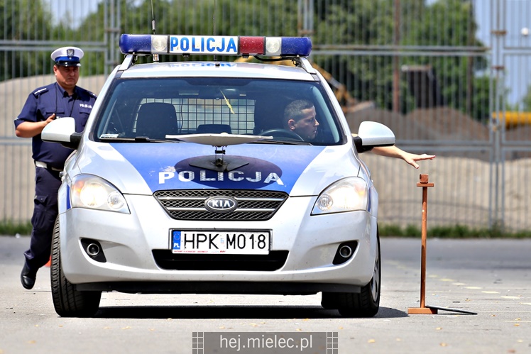 Wojewódzkie eliminacje konkursu ?Policjant Ruchu Drogowego?