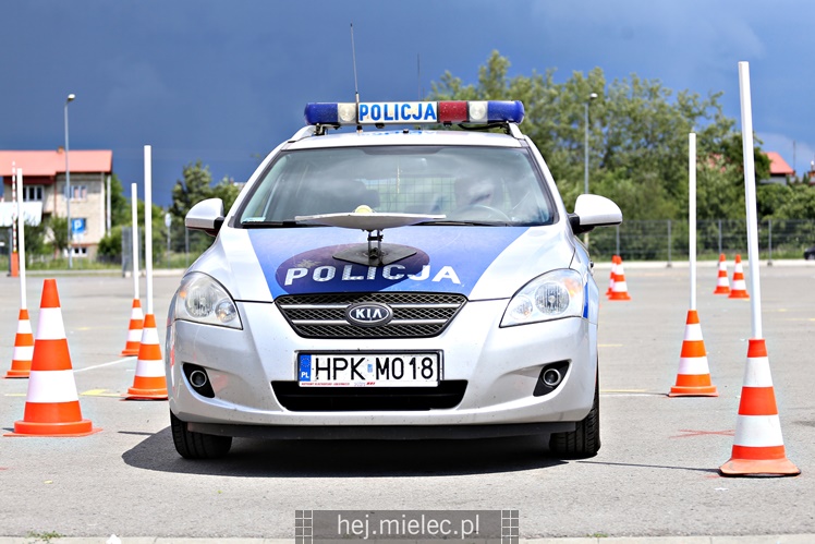 Wojewódzkie eliminacje konkursu ?Policjant Ruchu Drogowego?