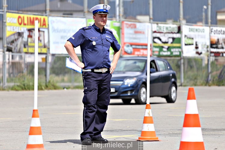 Wojewódzkie eliminacje konkursu ?Policjant Ruchu Drogowego?