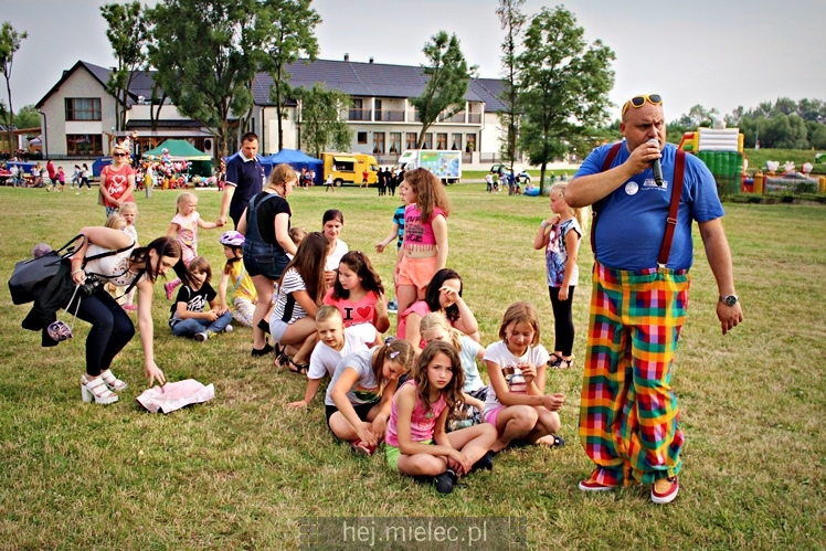 Powiatowe Powitanie Lata 2017: Mateusz Mijal, zespół Weekend, Sarsa