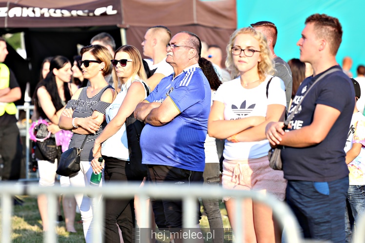 Powiatowe Powitanie Lata 2017: Mateusz Mijal, zespół Weekend, Sarsa
