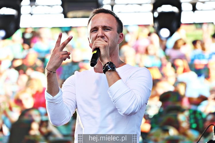 Powiatowe Powitanie Lata 2017: Mateusz Mijal, zespół Weekend, Sarsa