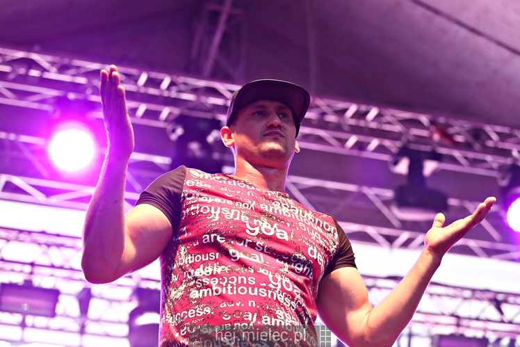 Powiatowe Powitanie Lata 2017: Mateusz Mijal, zespół Weekend, Sarsa