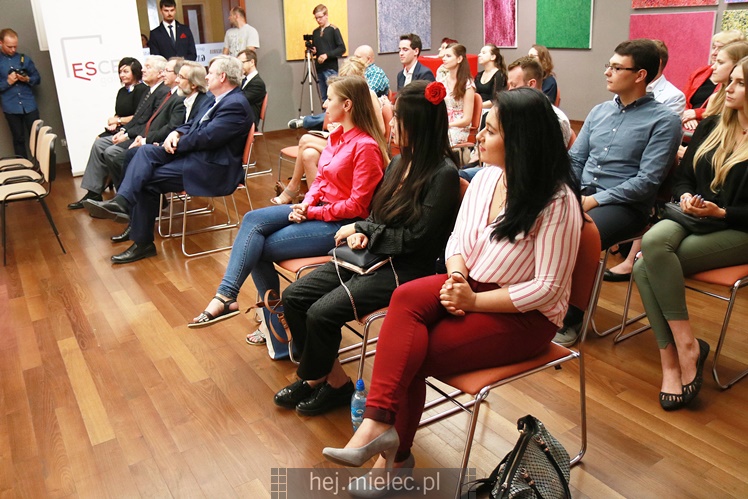 Artem cameralem promovere