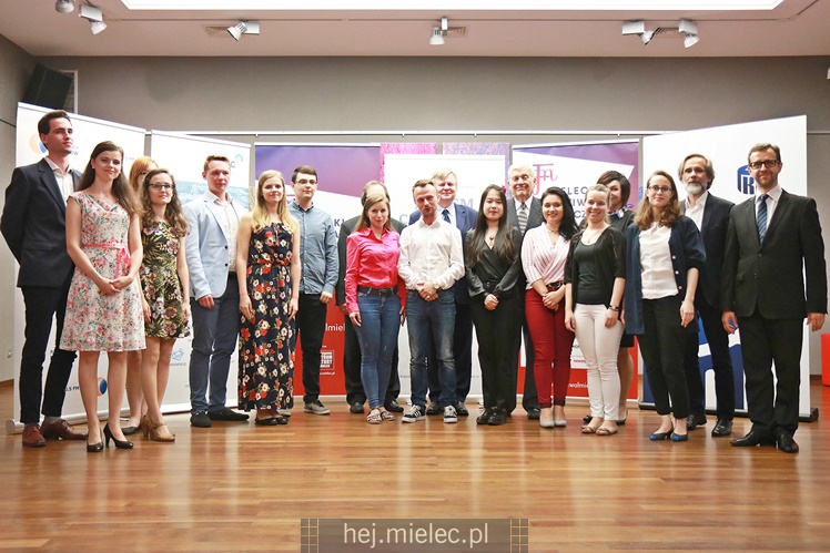 Artem cameralem promovere
