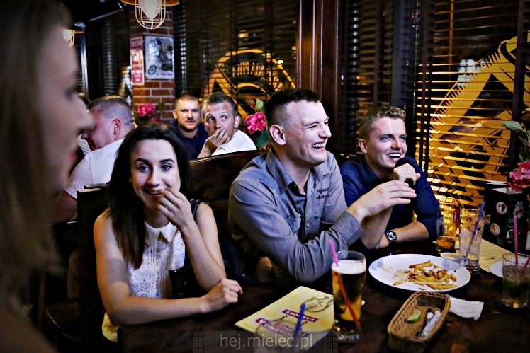 W Piwiarni Warka wielkie karaoke