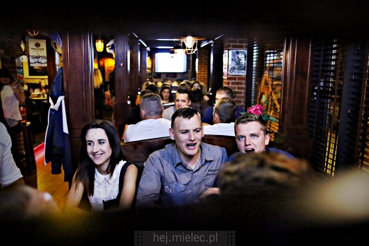 W Piwiarni Warka wielkie karaoke