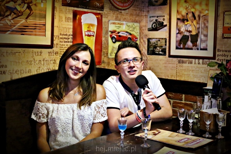 W Piwiarni Warka wielkie karaoke