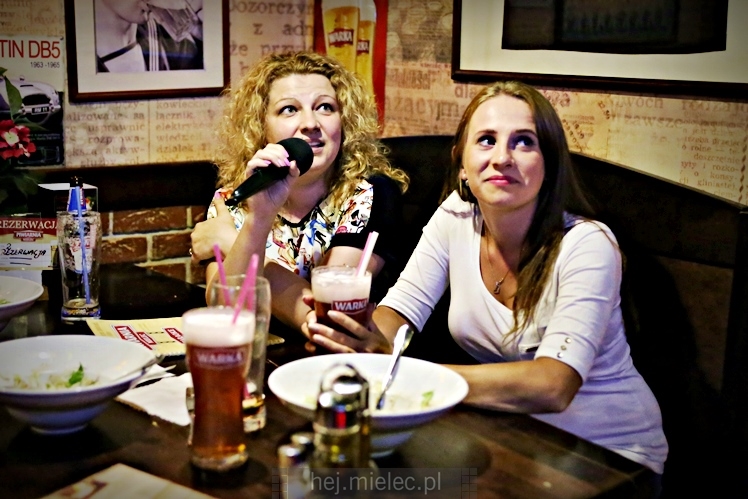 W Piwiarni Warka wielkie karaoke