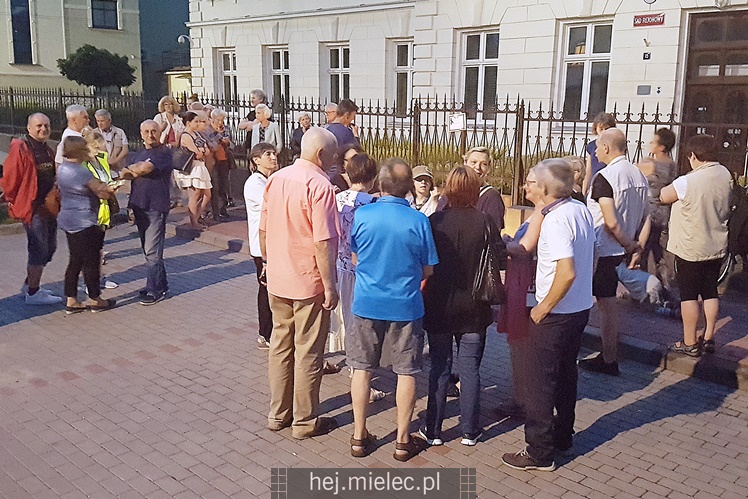 Trzeci protest pod Sądem w Mielcu