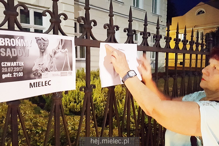 Trzeci protest pod Sądem w Mielcu