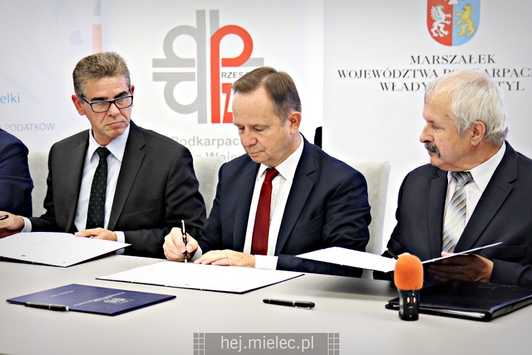 Podpisanie umowy na budowę obwodnicy Radomyśla Wielkiego