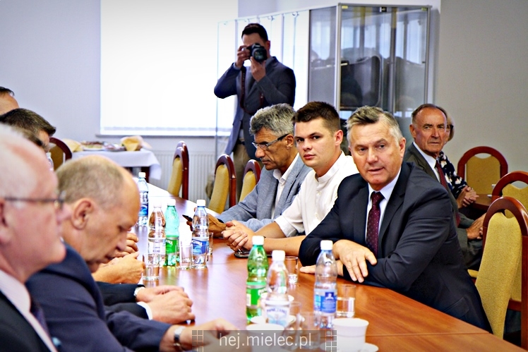 Podpisanie umowy na budowę obwodnicy Radomyśla Wielkiego